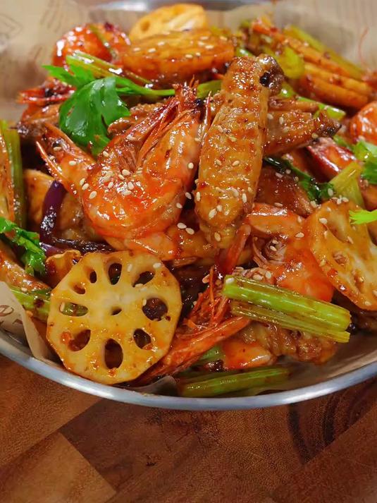 孩子又馋这个干锅鸡翅虾了