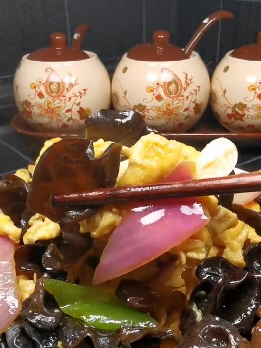 家常木耳炒鸡蛋 补气血补充蛋白质