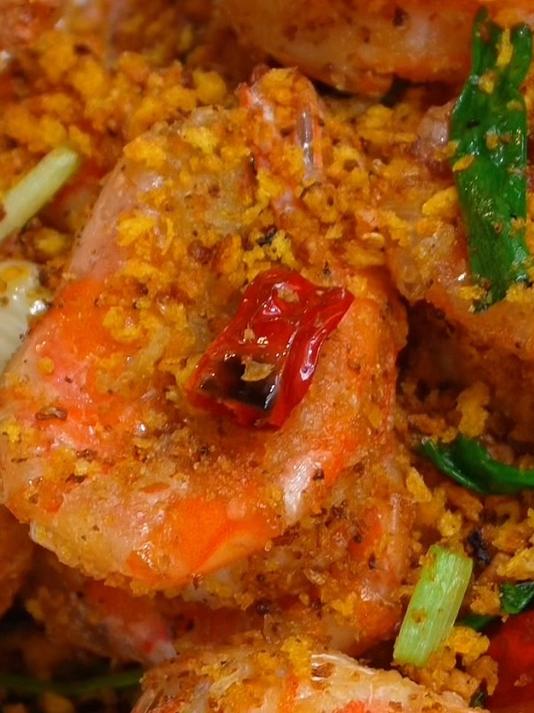 避风塘大虾在家做也能做出饭店的味,方法还简单,出锅以后真的香