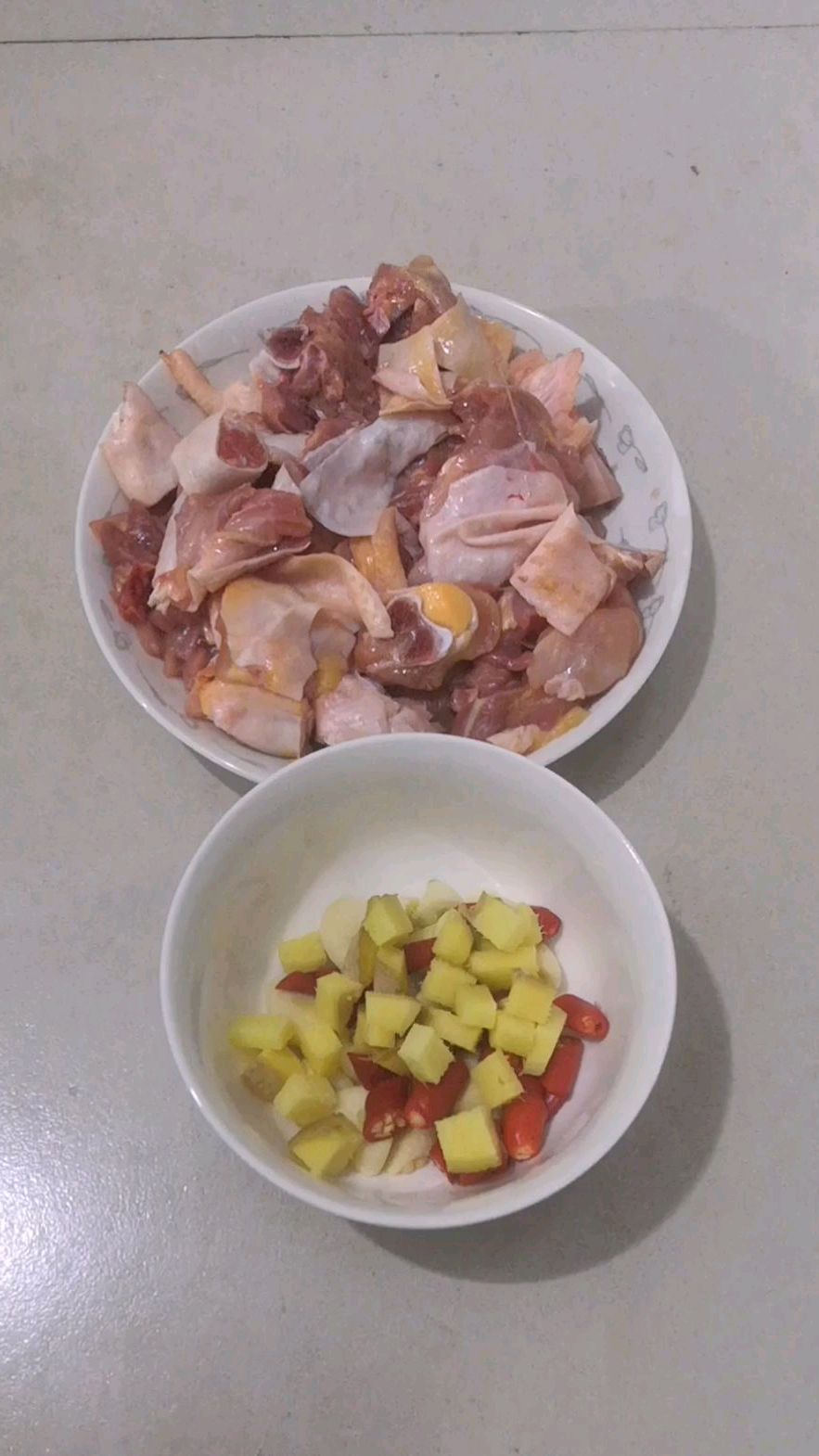 花雕炒鸡肉,酒香浓郁,鸡肉香辣可口,最喜欢的鸡肉做法