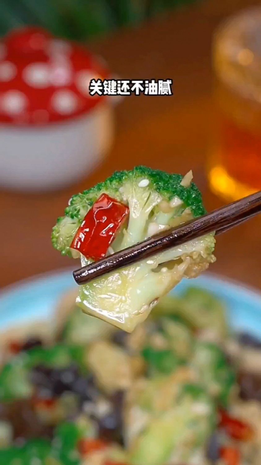 凉拌西兰花的家常做法