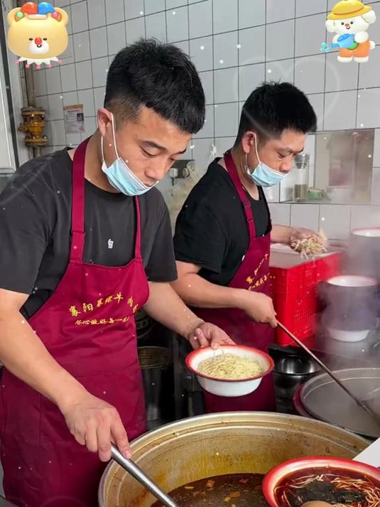 来襄阳必打卡！这碗传承百年的牛肉面，藏着古城的江湖气！