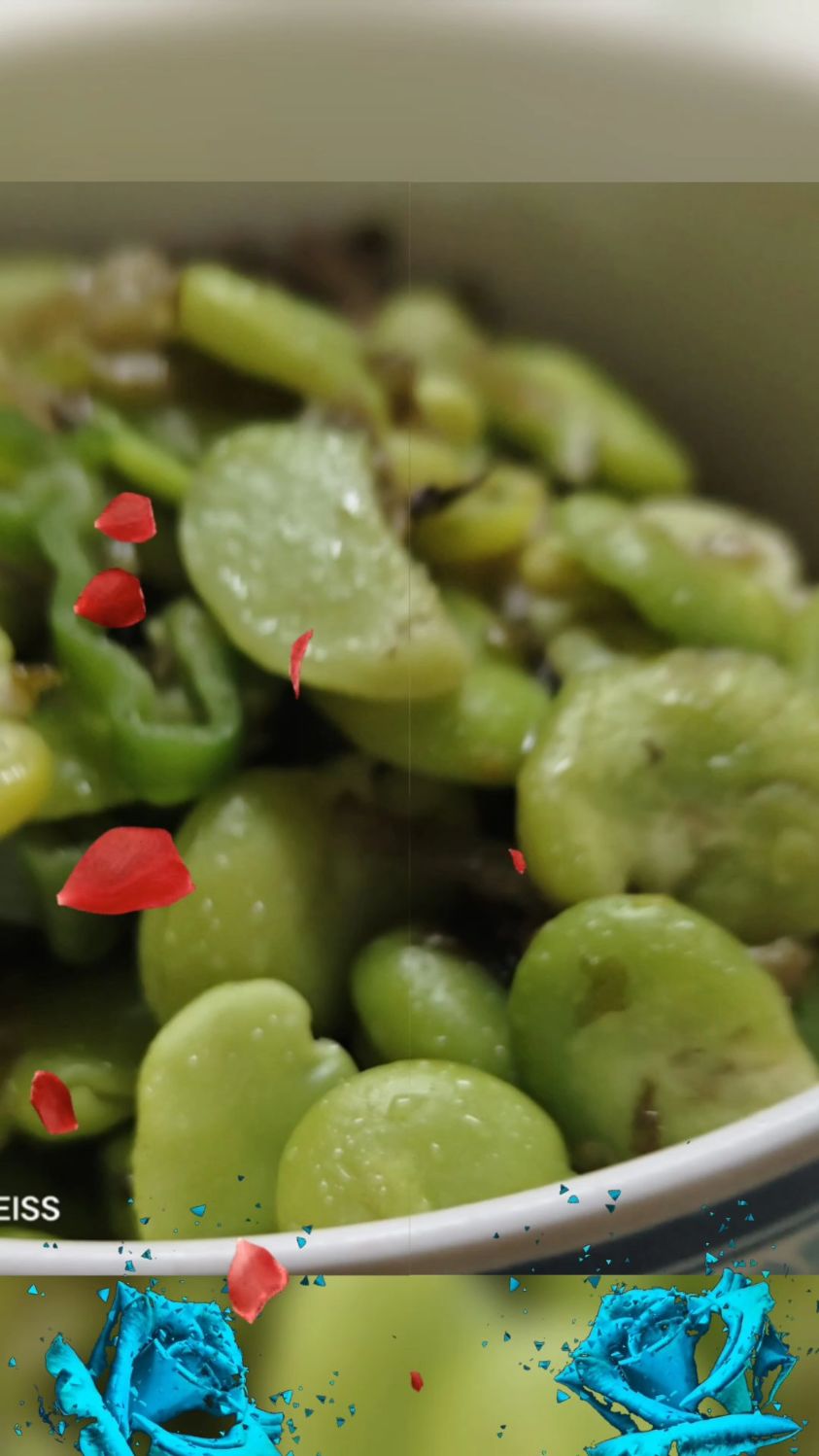 在这个炎炎夏日,来试试这道清爽又营养的蚕豆米雪菜炒肉丝吧!