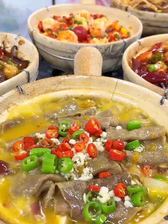 冬季美食-砂锅菜，多种味型，酸菜、香辣、番茄，总有一款适合你