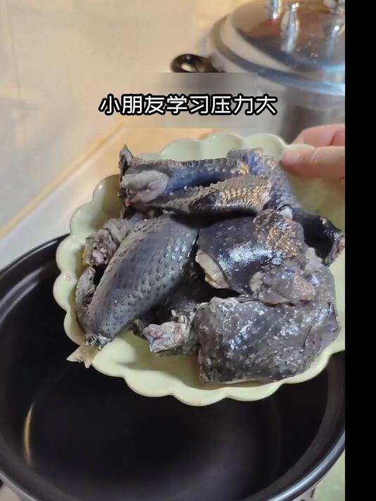 养女生的汤!黑芝麻炖鸡汤,秋冬要多喝