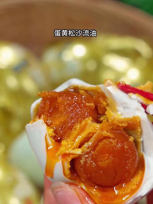 早餐不知道配啥?双黄烤海鸭蛋香到迷糊?