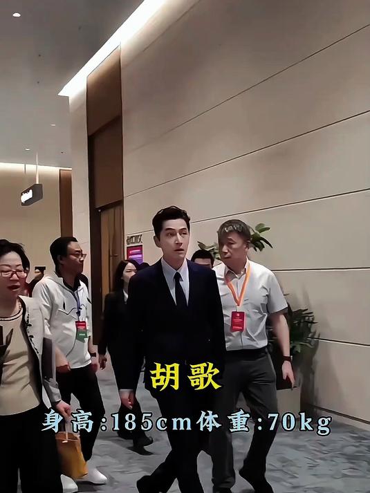 这身高体重,男明星真的保持的太好了