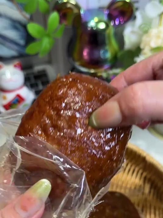 不用去哈儿滨也能吃到正宗的松花鸡腿肠了