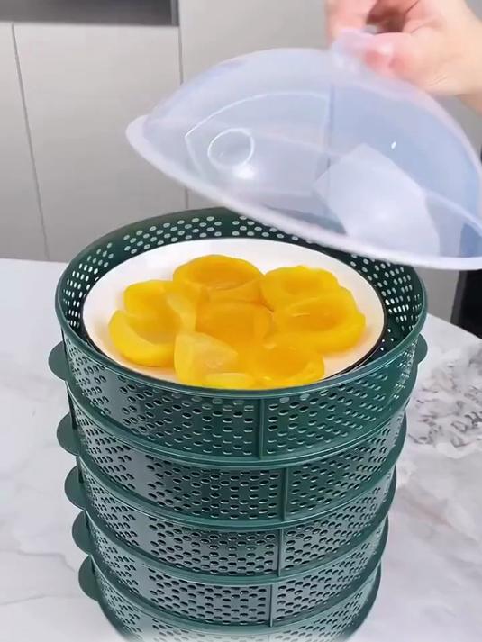 这款多功能镂空菜罩，能当沥水篮的菜罩吃火锅的时候还能当备菜盘