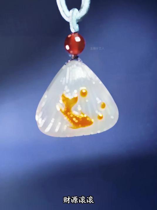 花了20个小时雕刻出这枚寓意特别好的鲤鱼吊坠,我的手艺怎么样?