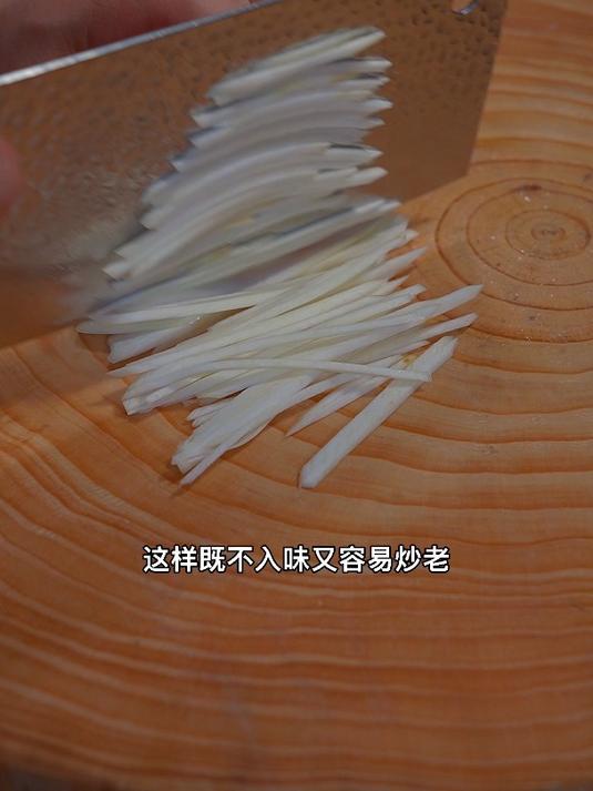 在家也能轻松搞定的茭白肉丝