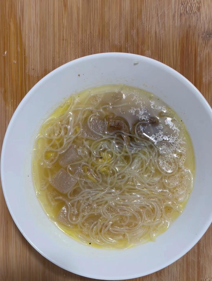 牛肉粉丝汤的家常做法，跟我这样做就行了