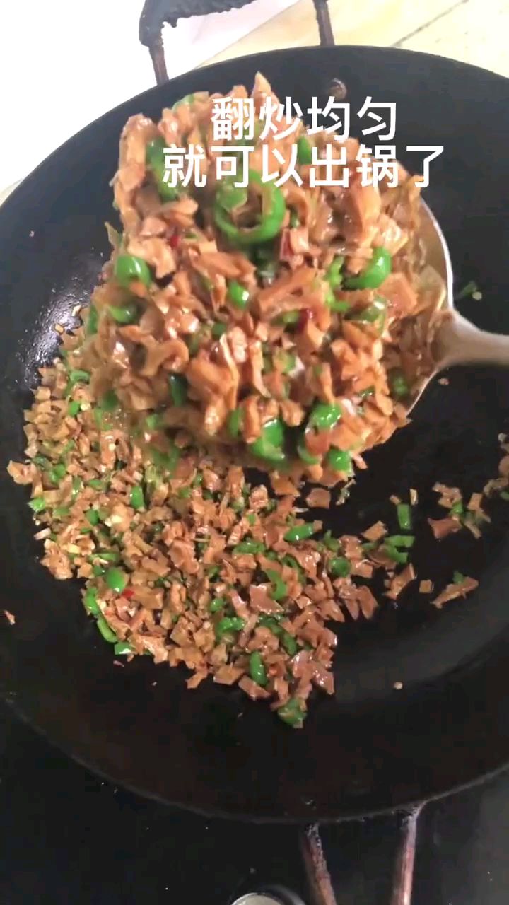 笋干炒青椒,我妈一口气能吃三碗饭