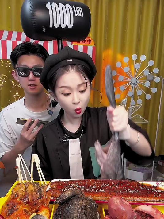 今天把海里湖里的鱼都一网打尽了