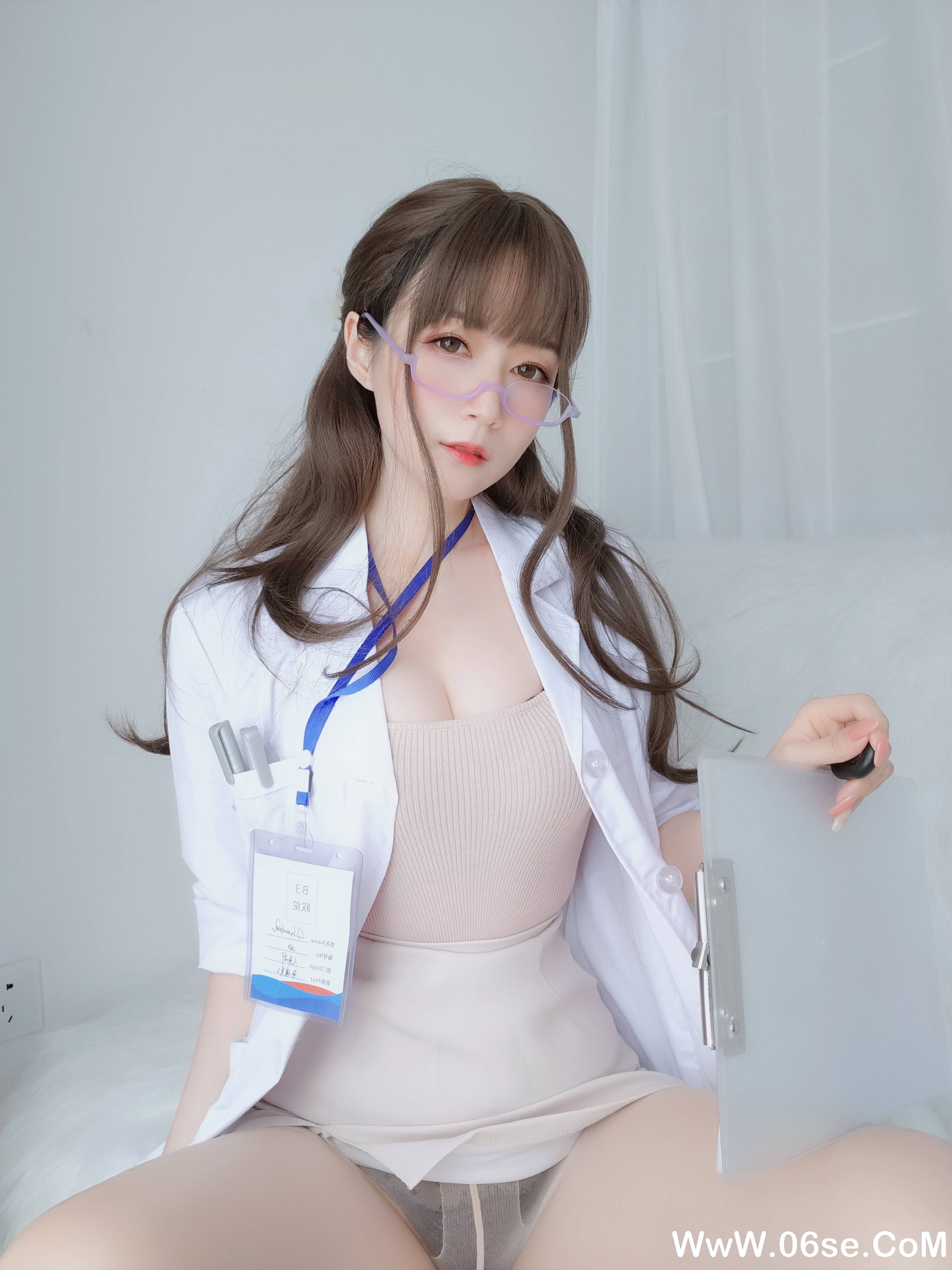 图片[71]-Coser小姐姐白银 NO.060 – 私人医生[159P+6V1.03G]-六色网