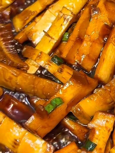 季节限定下饭菜，油焖笋 #油焖笋##春笋##美食教程#