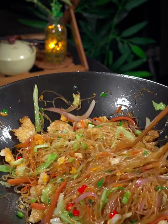 很多人喜欢吃广东的炒米粉