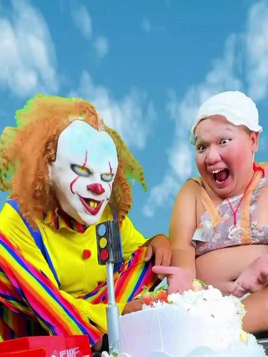 我们一起吃蛋糕吧小丑先生