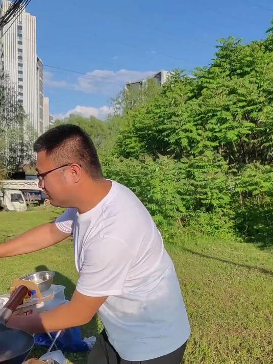 没想到上次摆摊那么火，今天又给大家搞到了两种口味无骨鸡爪的配方，这次差点翻车