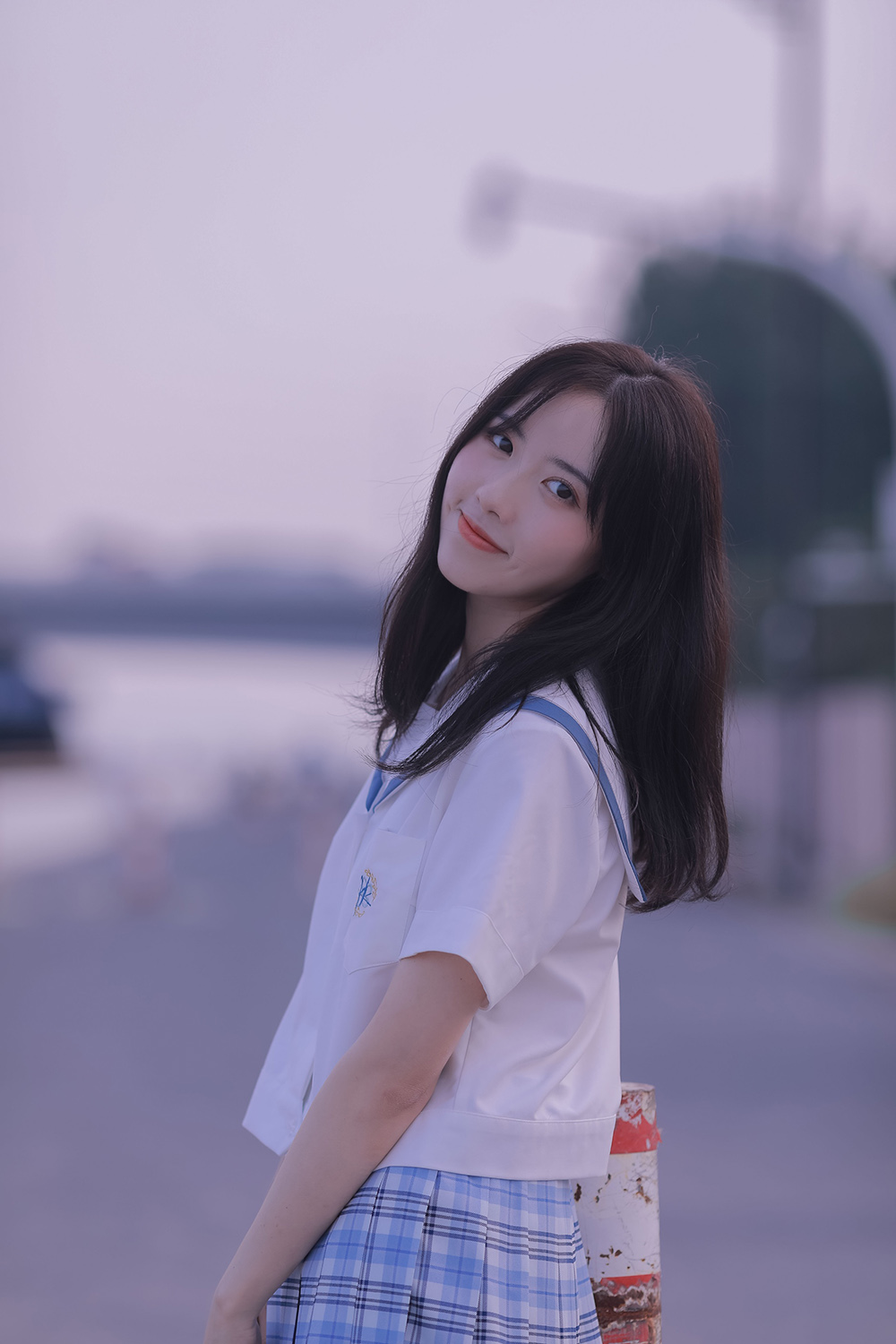 在黄昏里安静-六色网