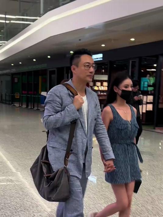 小菲娶筱梅后开心很多，合体卖爆了小黄鱼