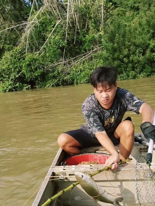 赤眼鱼拉的真爽，大货都在后面 户外捕鱼 鱼