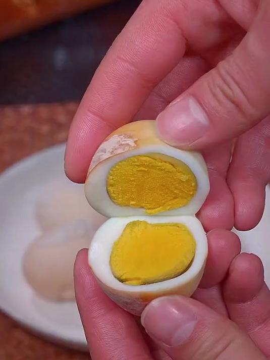 风味独特的盐焗鸡蛋