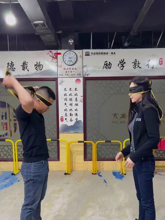 他一直问我最近在哪里锻炼，我该怎么回答他