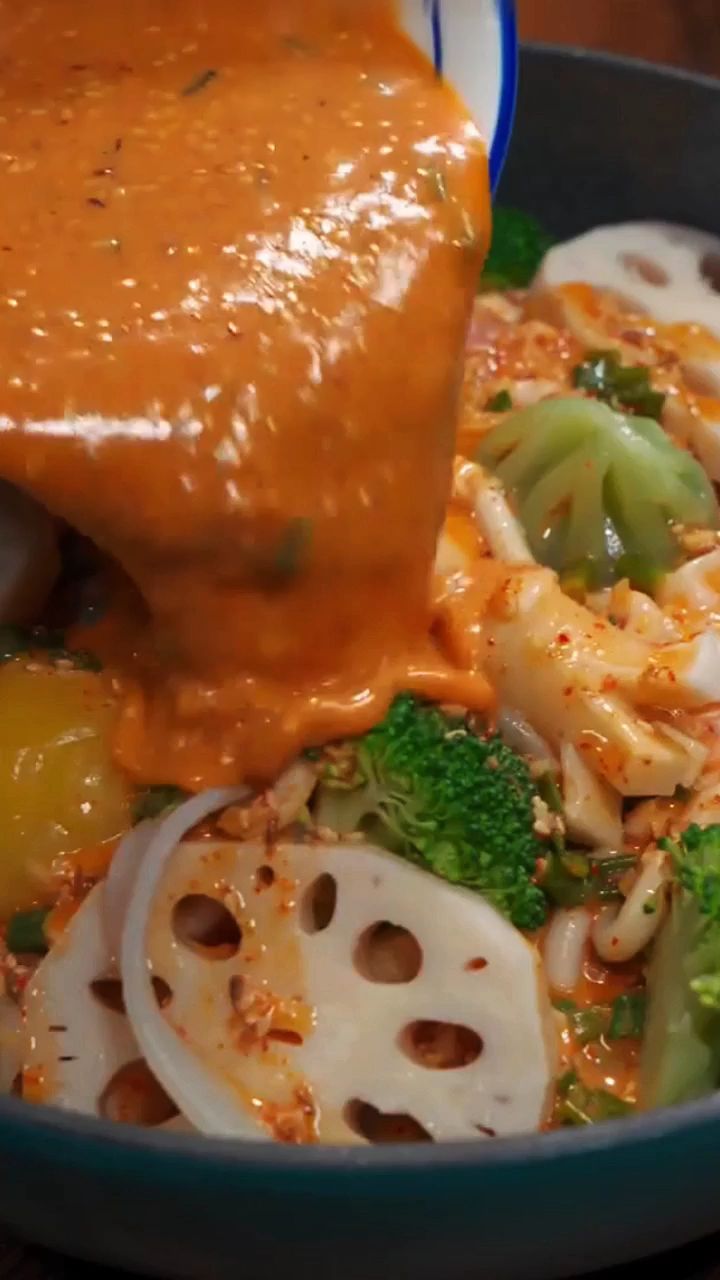 自己在家也能做简单又好吃的麻辣烫。