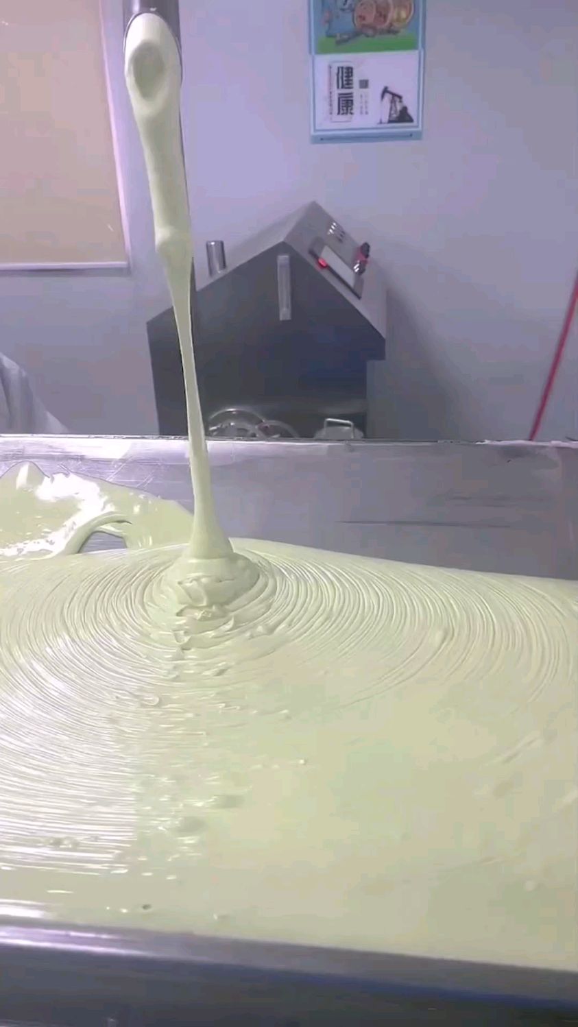 蛋糕生产线,想知道可口美味的小蛋糕工厂是如何运转的吗?带你揭秘工厂小蛋糕的制作!