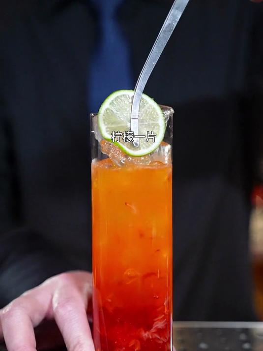 家庭版水果鸡尾酒：玻璃杯里冰块的碰撞，奏响夏日美妙的音符