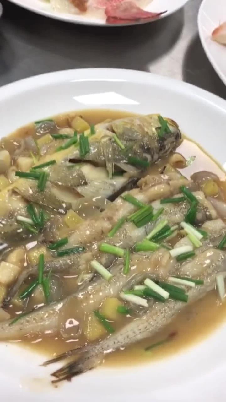 最近迷上烧海鲜,家烧 拼豆腐鱼