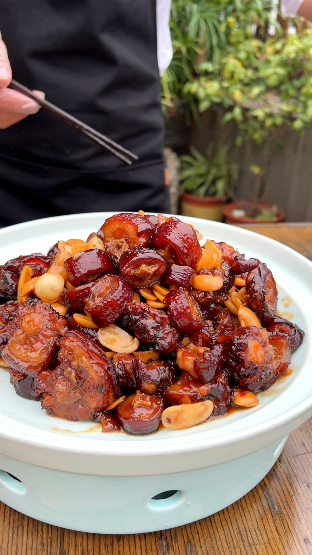 川菜红烧猪尾可谓是堪称一绝,怎么做出美味又香又糯。好多朋友都不知道,细节看好了!