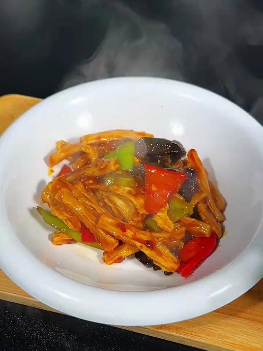 每次做这个炒腐竹,我家孩子大米饭都能多吃两碗
