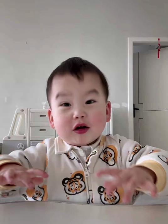 帮我看一下小孩吃饭 今天吃豆尖肉丸豆腐汤