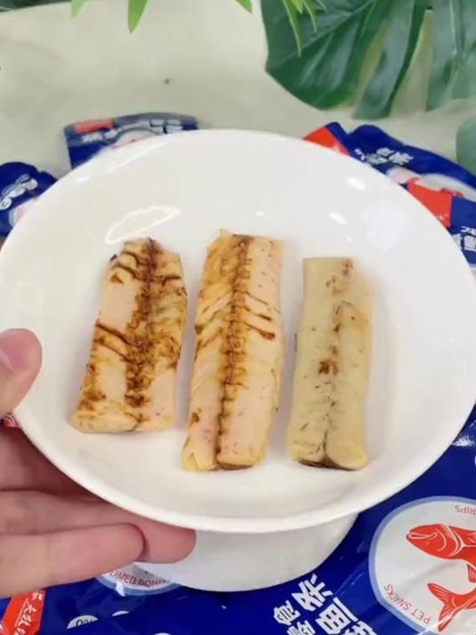宠物零食蒸煮鲣鱼条,鲜香美味,猫猫狗狗都能吃