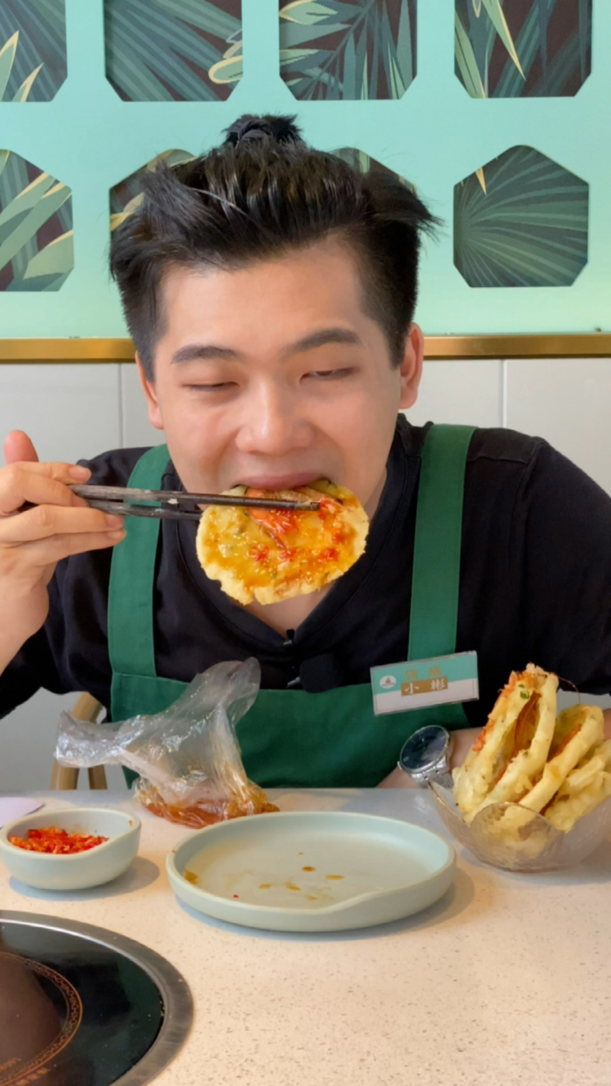 在外地的海南人应该很想念这个味道。嗲嗲的椰子鸡