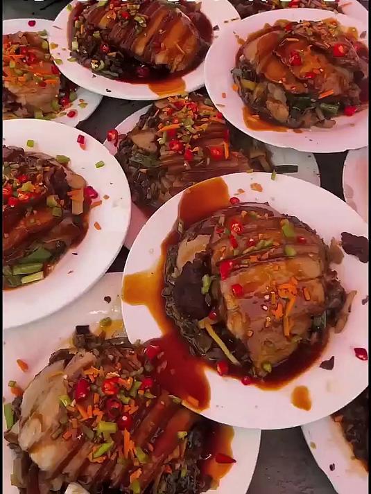 当你的东北朋友领你回村坐席,你就能吃到……