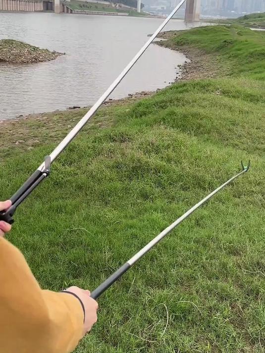 新款黑金刚加粗加厚炮台支架，加可放钓箱，可插泥土，有需要的钓友抓紧抢购！#钓鱼##户外钓鱼