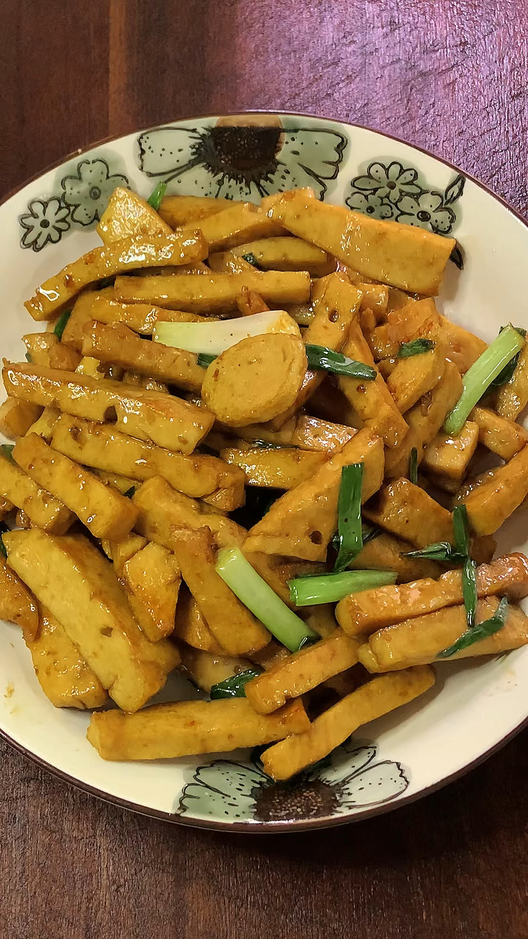 广东潮汕人客家人最爱的猪肉饼,这样子简单一炒,送粥又下饭