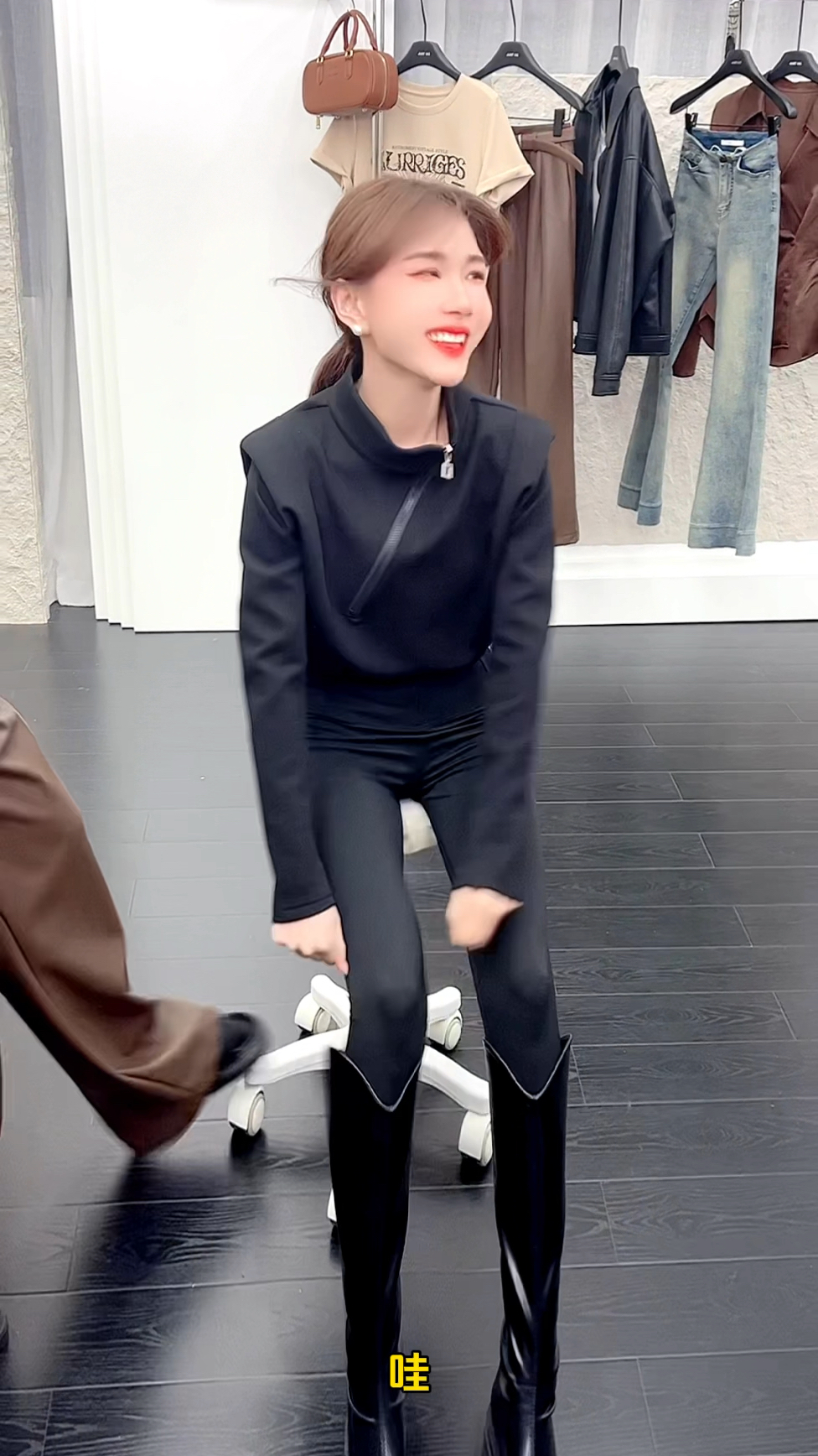 冬天女生穿靴子必备的收腹拉链鲨鱼裤,加绒也收腹收腰提臀显瘦