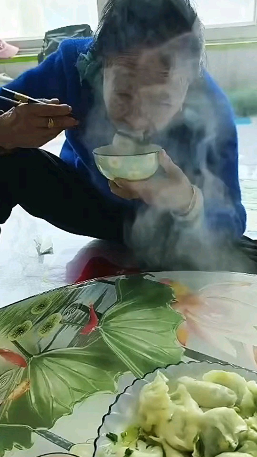 热气腾腾的大水饺吃上了