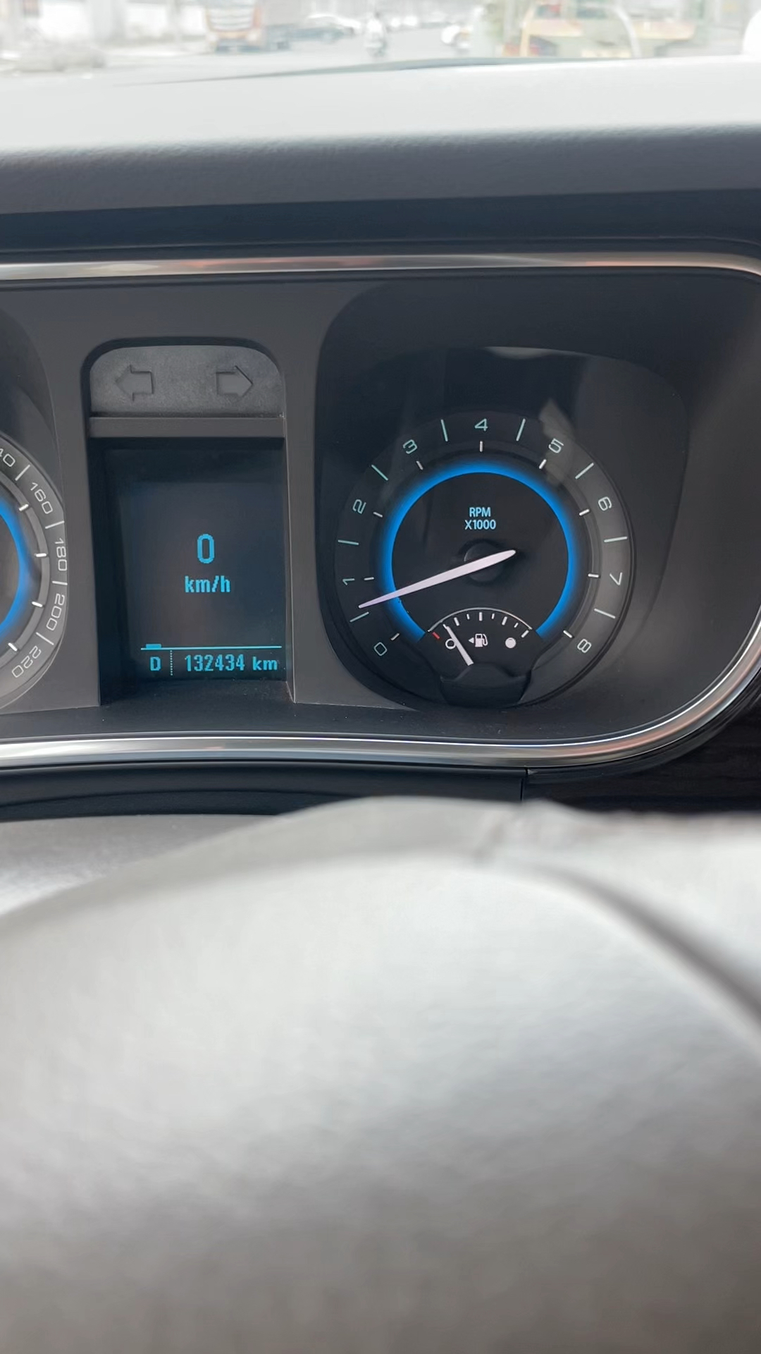 3.0胖头鱼GL8油箱能加多少?