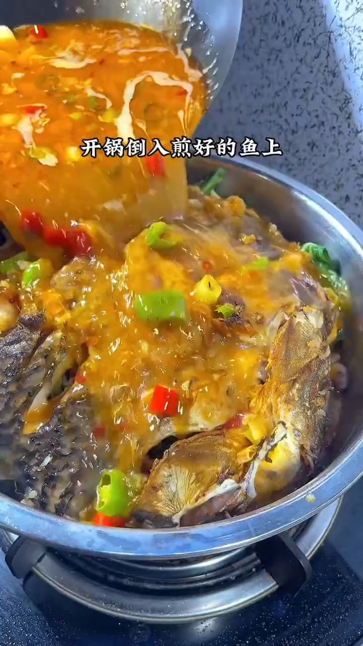 草鱼买回来别总是红烧了,可以试试我这个做法,麻辣鲜香