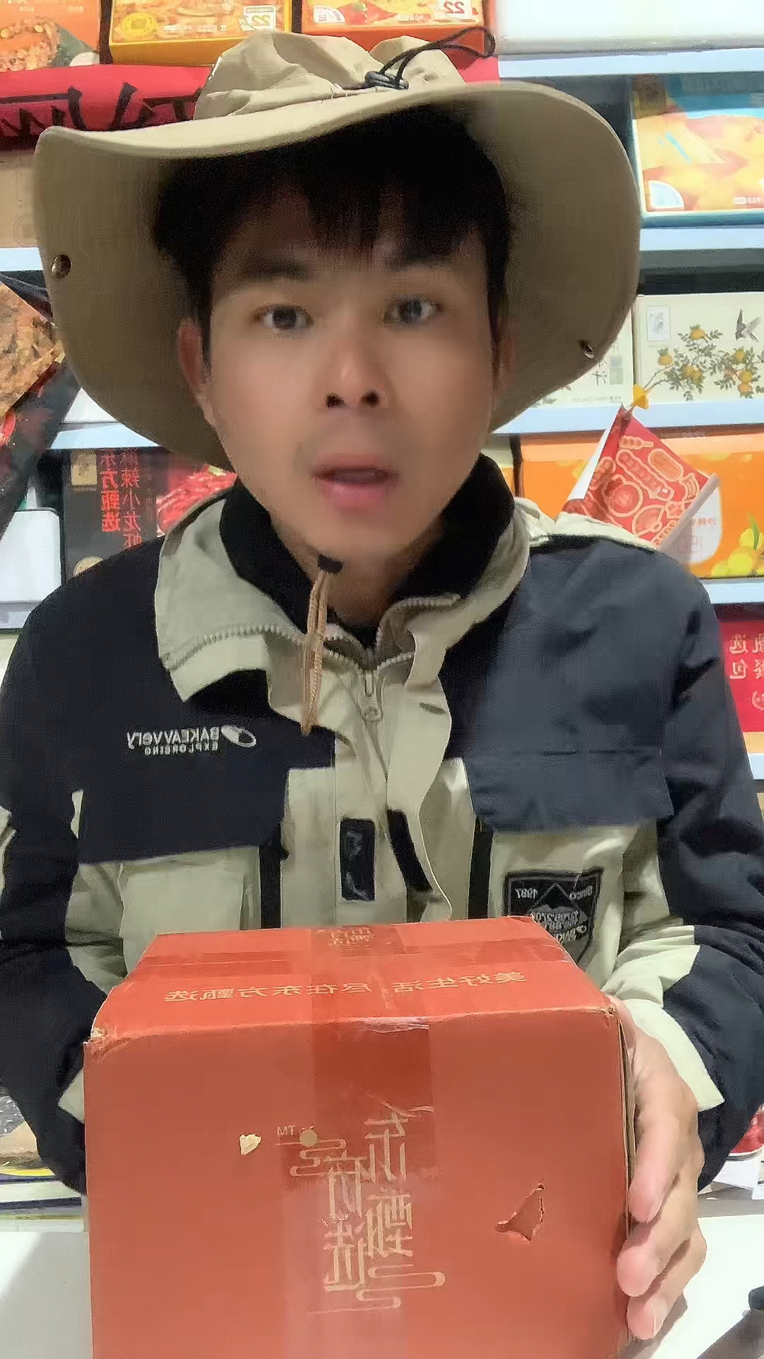 人生第一次买午餐肉,是东方甄选大片午餐肉,拆箱给大家尝尝怎样