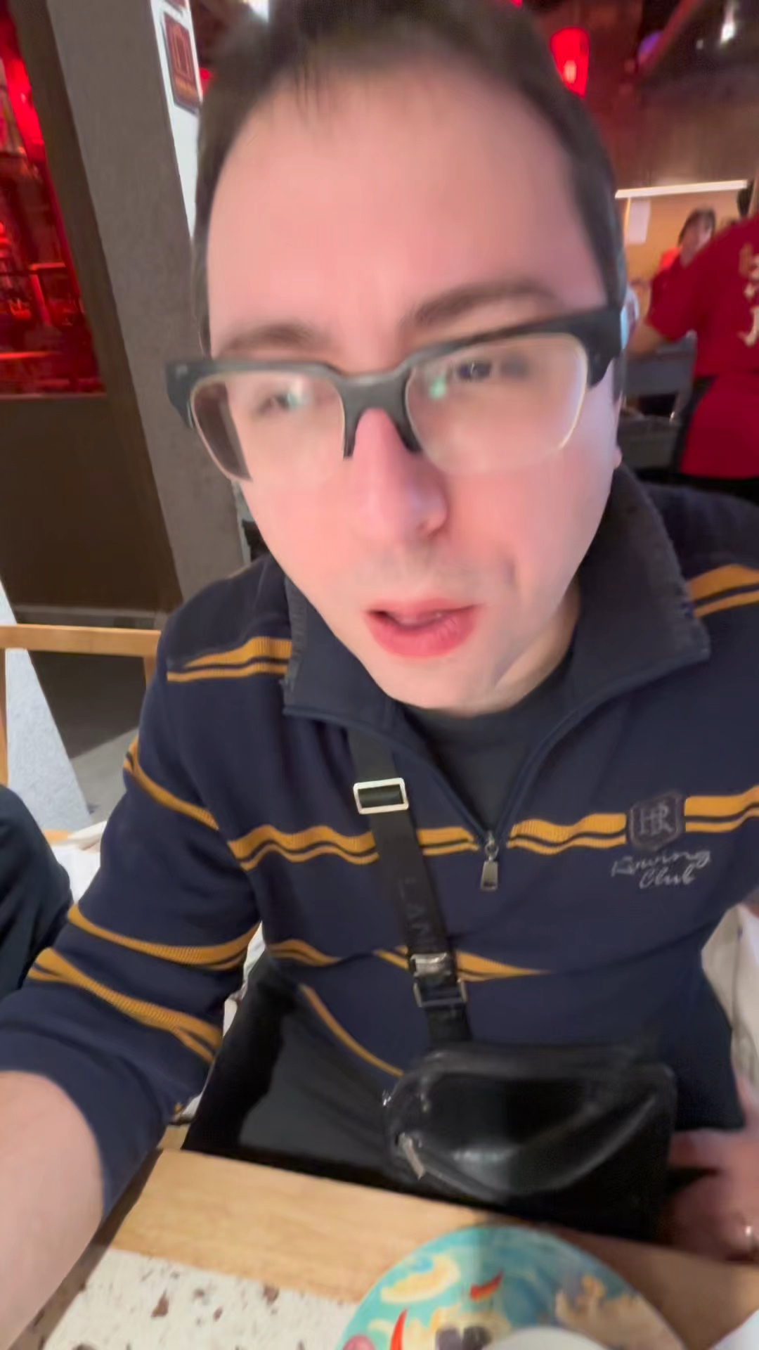 在成都吃川菜看变脸,法国老公又不想走了