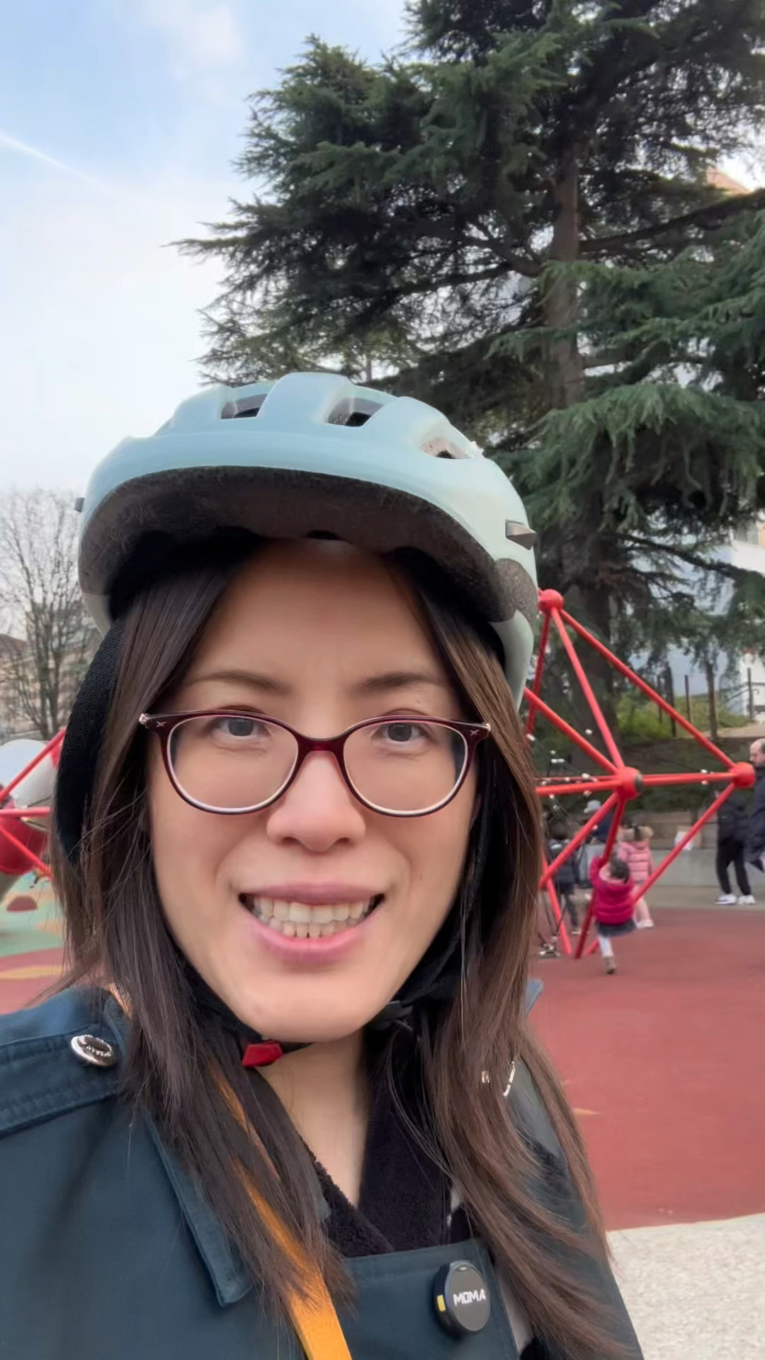 如意忍不住国内开户炒股,都说是牛市,为啥进去就成韭菜