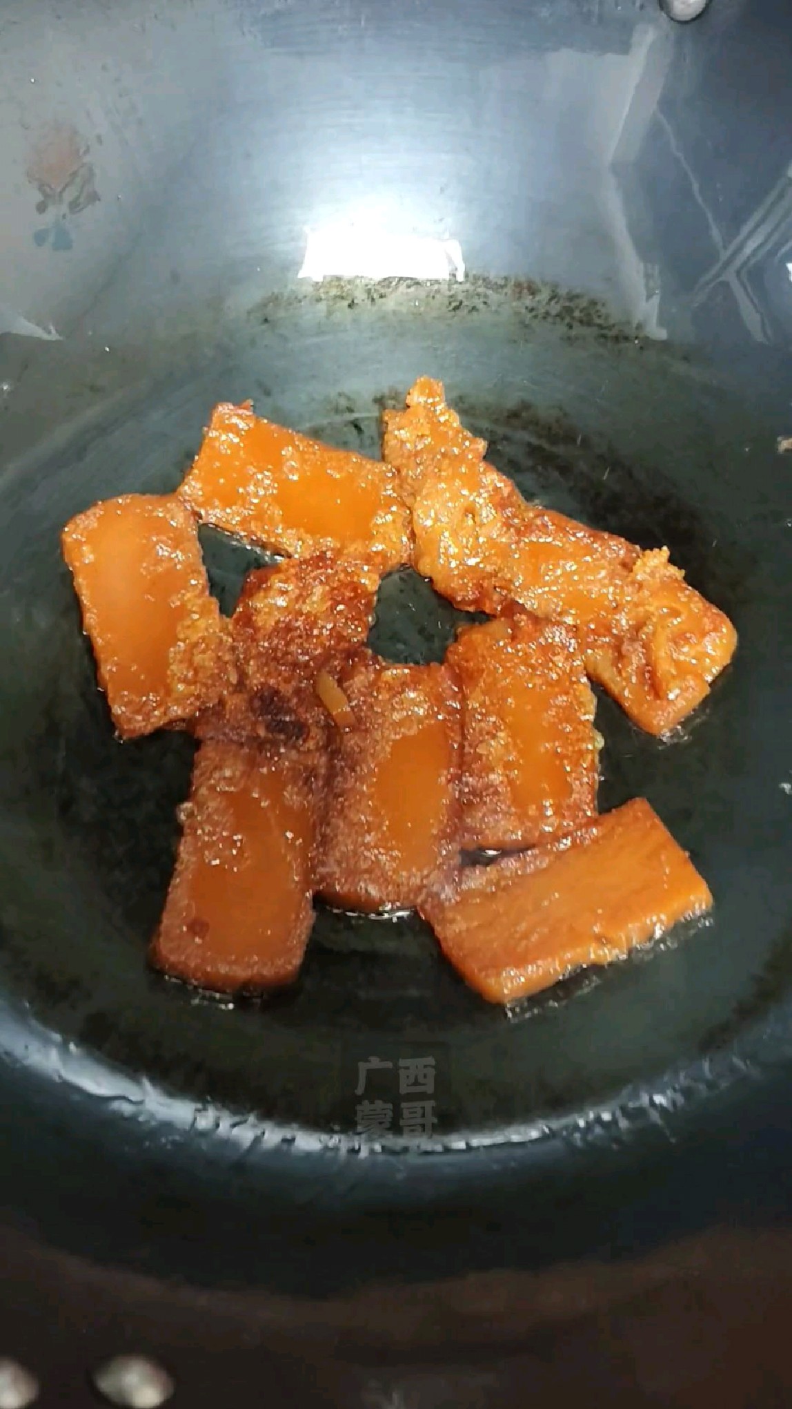 我在广西还没过完年,你去广东找到工作了吗?煎年糕吃早餐咯!