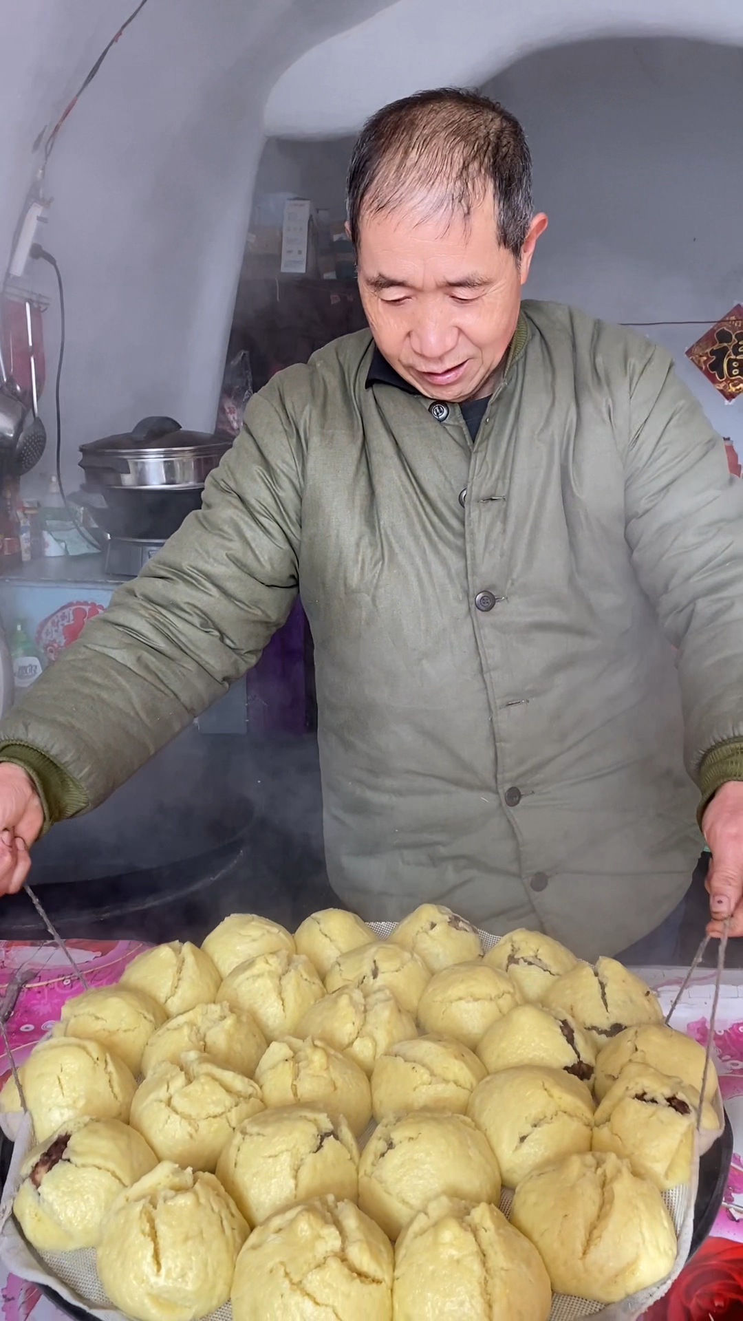 农家玉米面窝窝头,宣软微甜,早饭屯着吃太方便了