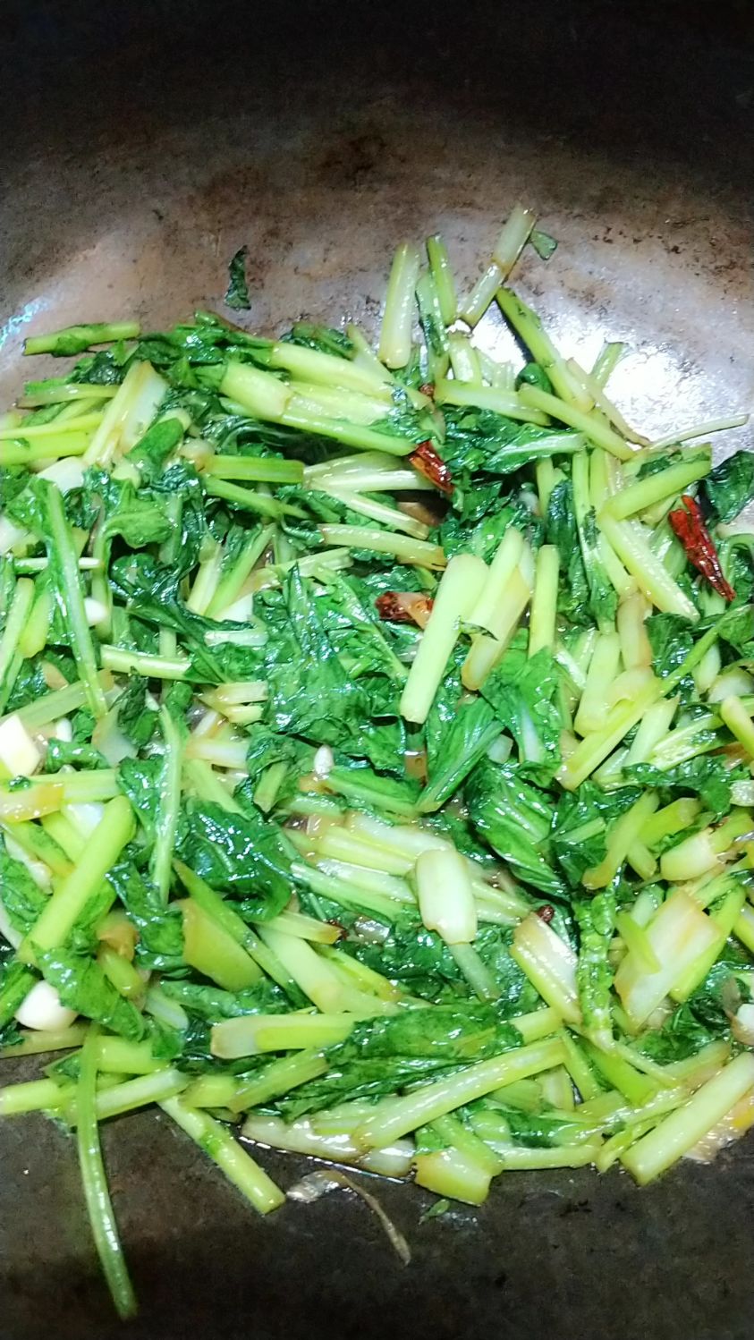 来盘绿色清炒苔菜